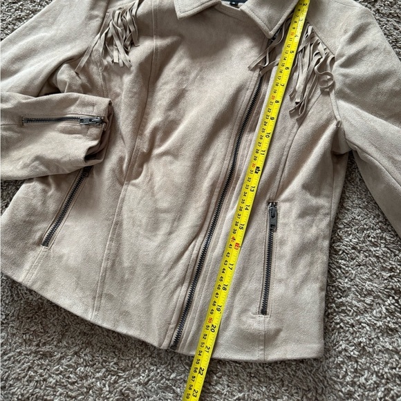 Black rivet tan fringe western wear blogger jacket women faux suede Size Med EUC - Picture 2 of 7